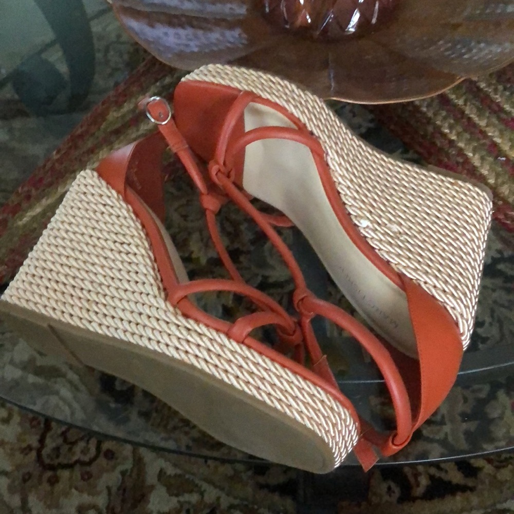Marc Fisher Zinck Espadrille wedge size 7.5